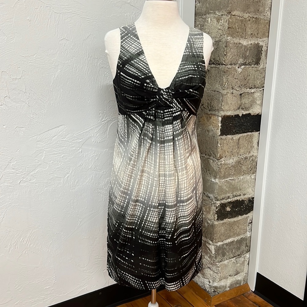 Black and Gray SleevelessV-Neck Calvin Klein Dress NWOT size 6